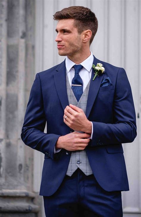 navy blue suit wedding guest.